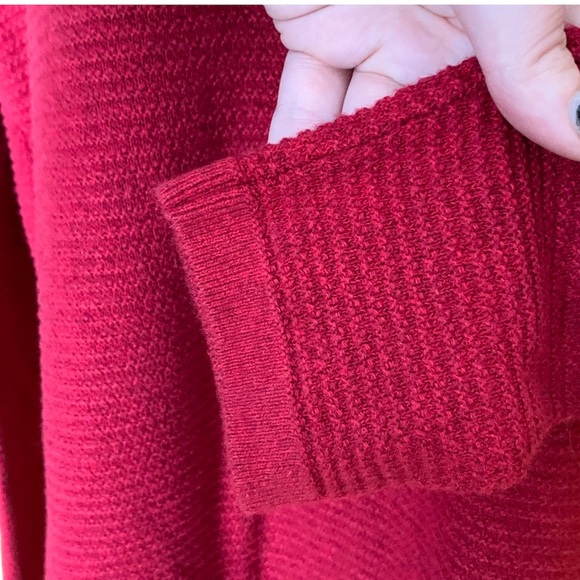 Old NAVY RED TIGHT KNIT VNECK SWEATER SIZE MEDIUM - Picture 4 of 8